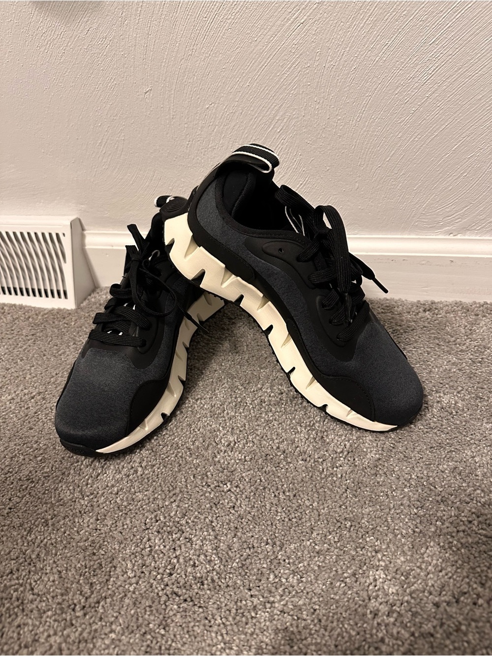 Reebok Comfort Footbed by Ortholite Black Sneakers, Like New, Women’S Size 7
